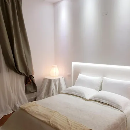 Apartment Charmerooms Palazzo Stampa *