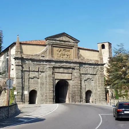 Charmerooms Palazzo Stampa 公寓 贝尔加莫