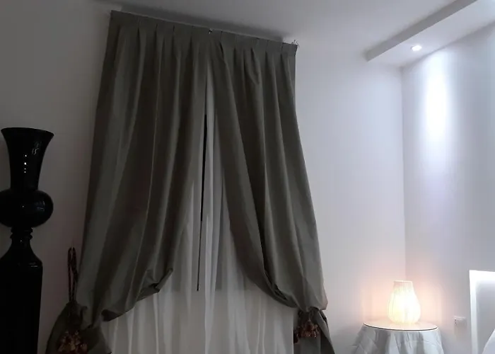 Charmerooms Palazzo Stampa Apartment