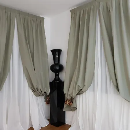 Апартаменти Charmerooms Palazzo Stampa *