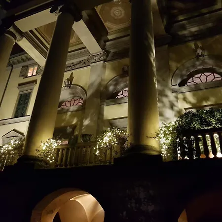 Charmerooms Palazzo Stampa Апартаменти *