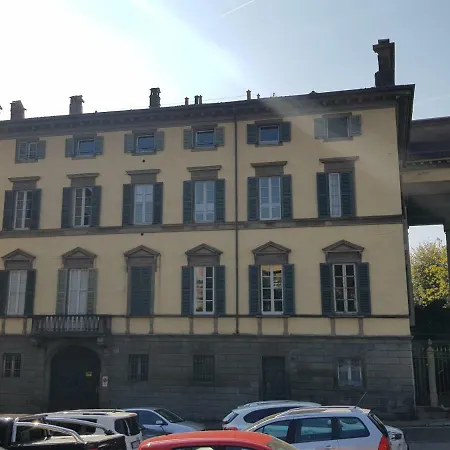 Апартаменти Charmerooms Palazzo Stampa *